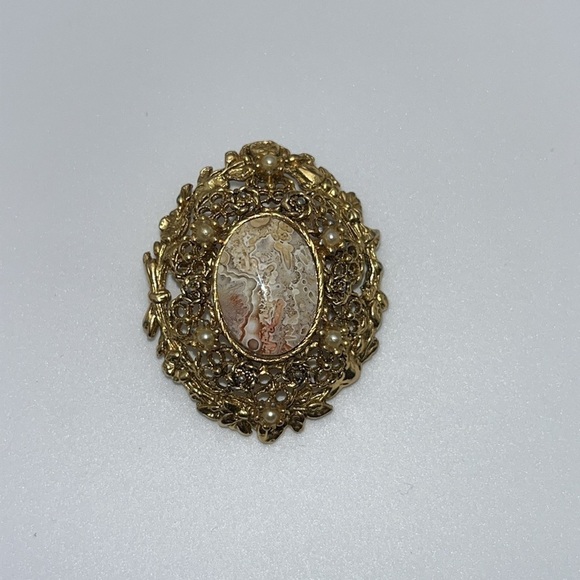 Vintage gold tone earth tone swirl center delicate filigree domed brooch pearls - Picture 12 of 14
